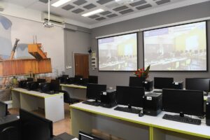 Otwarcie zmodernizowanego laboratorium na Wydziale Inżynierii Lądowej 