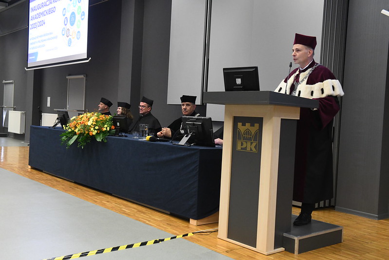 Politechnika zainaugurowała nowy rok akademicki na wydziałach i w SD PK