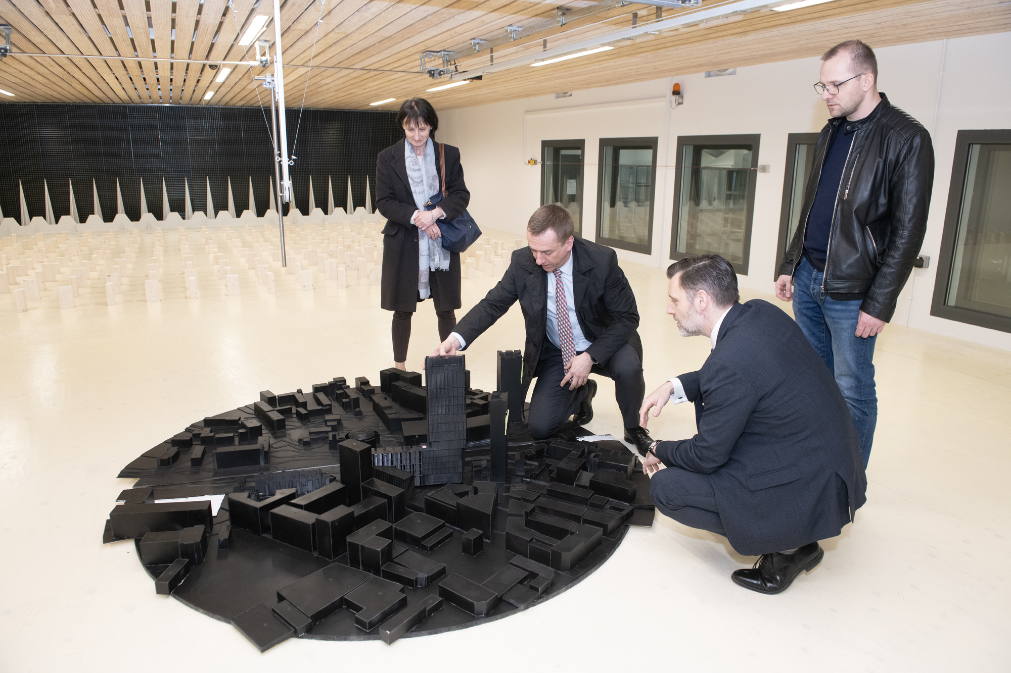 Konsul generalny Francji odwiedził nowe laboratorium PK