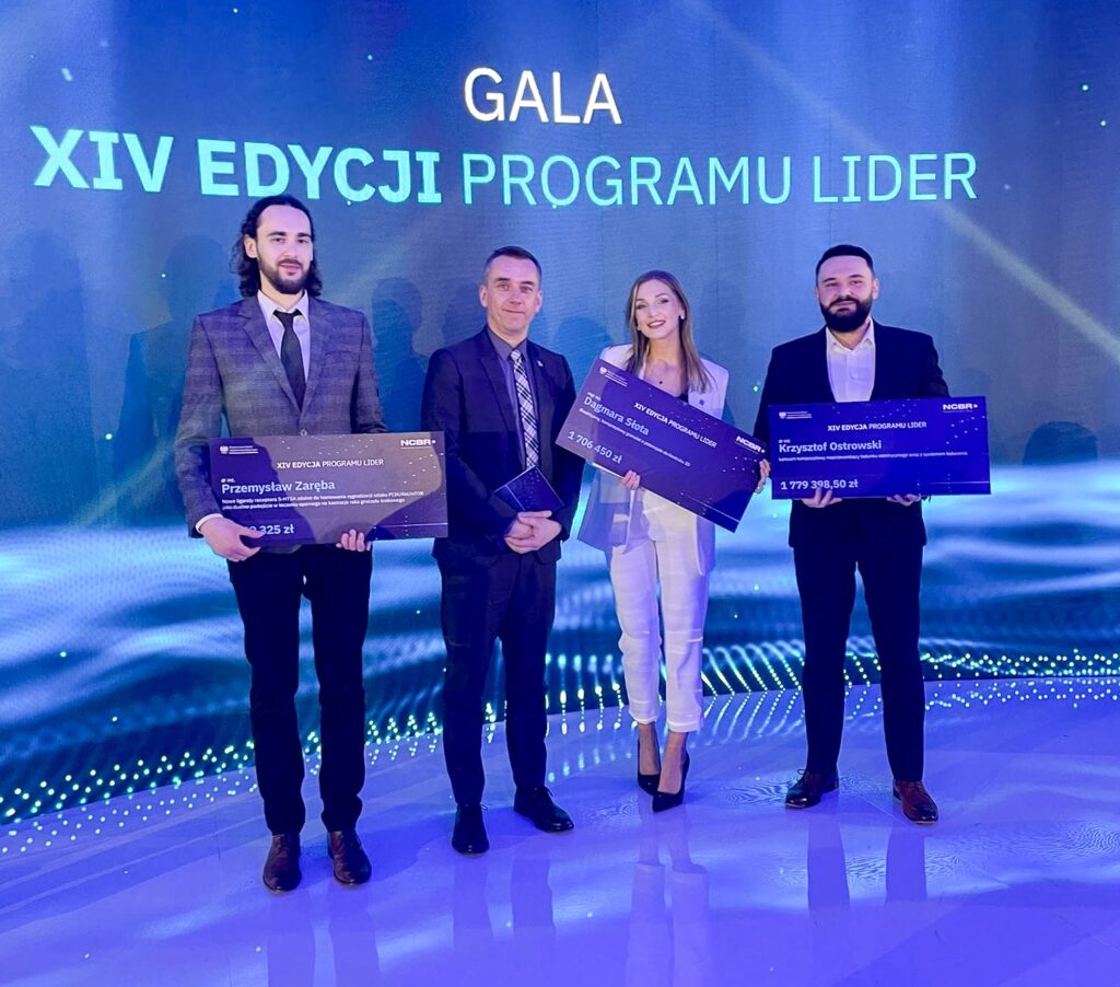 dr inż. Przemysław Zaręba, mgr inż. Dagmara Słota, rektor PK prof. Andrzej Szarata, dr inż. Krzysztof Ostrowski